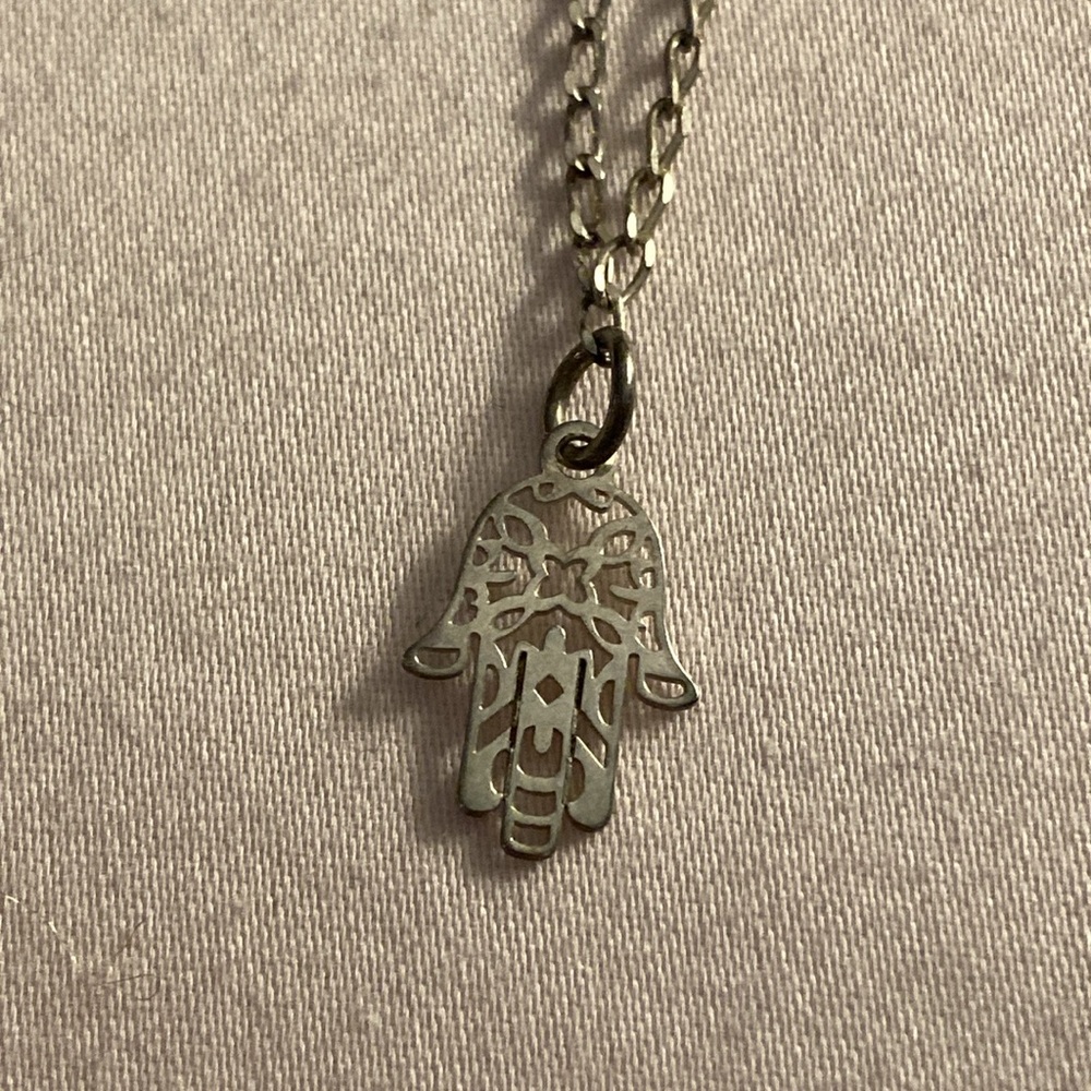 NWOT - Silvertone Filigree Hamsa Ankle Bracelet